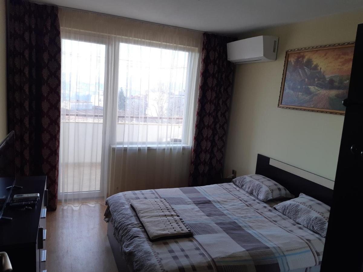Nish 7 Apartamento Veliko Tŭrnovo Exterior foto