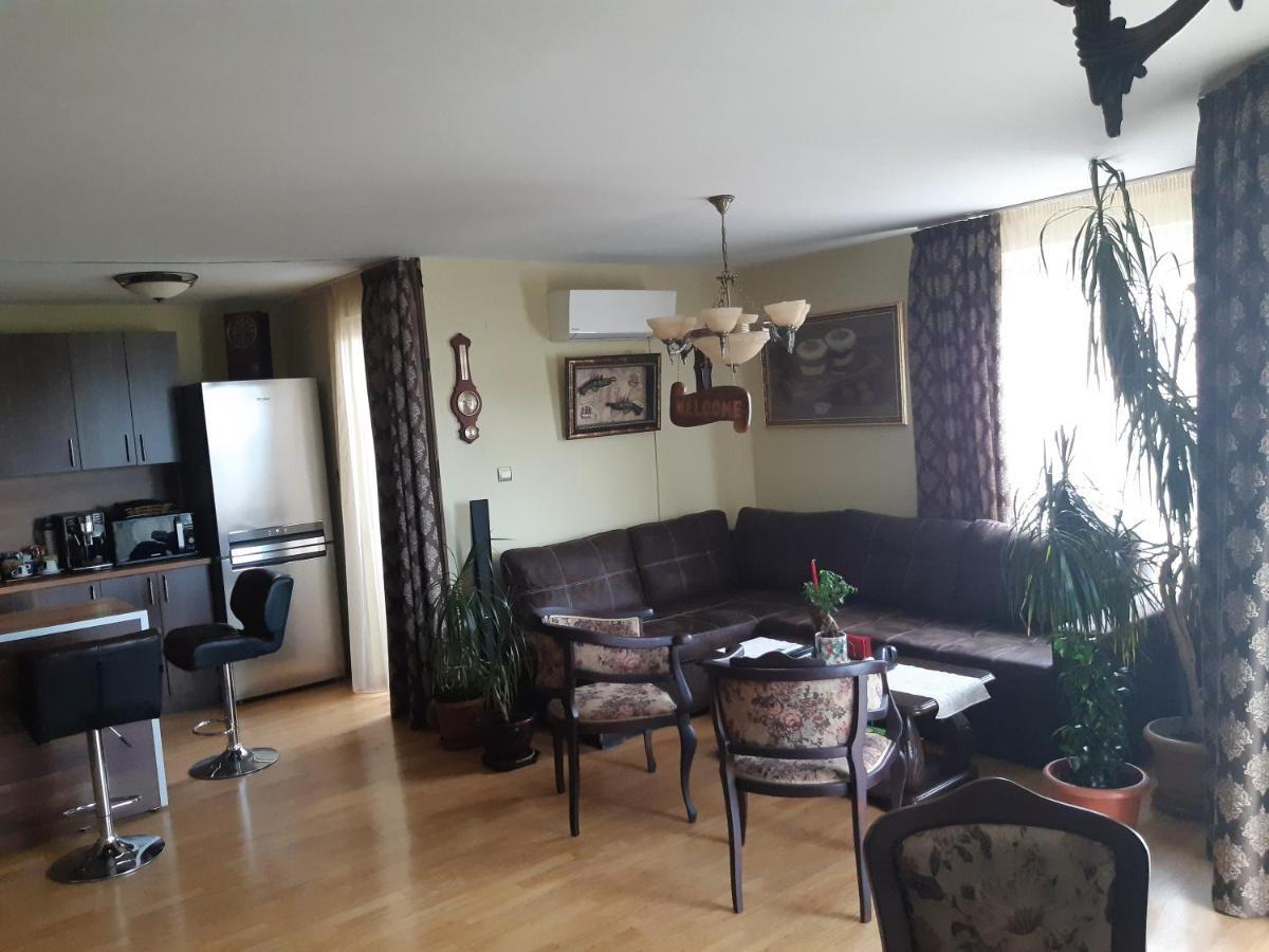 Nish 7 Apartamento Veliko Tŭrnovo Exterior foto